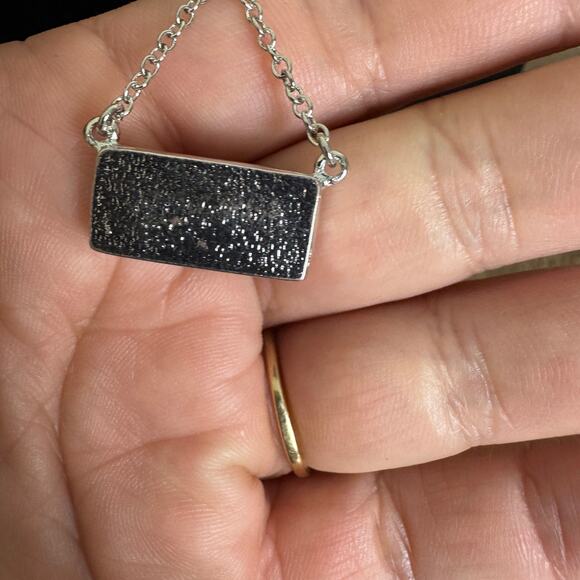 Druzy navy‎ blue iridescent rectangular silver tone rhinestone necklace - Picture 6 of 7